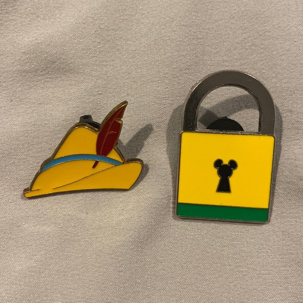 Goofy and Pinocchio disney trading pins